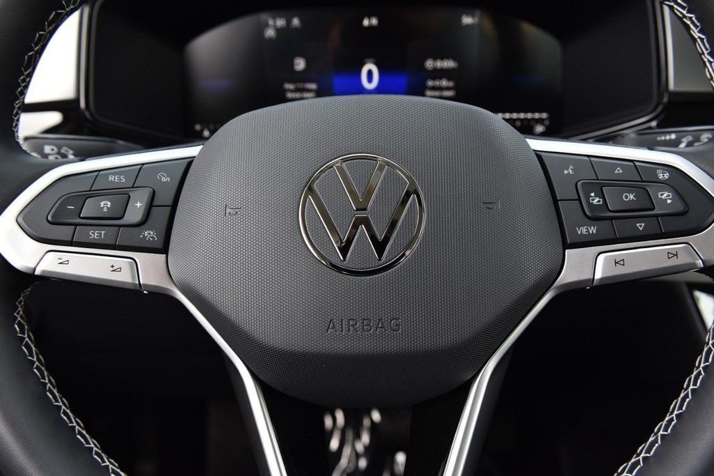 Volkswagen Taos Vehicle Full-screen Gallery Image 17