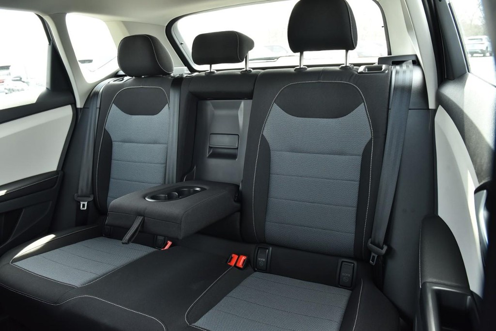 Volkswagen Taos Vehicle Full-screen Gallery Image 20