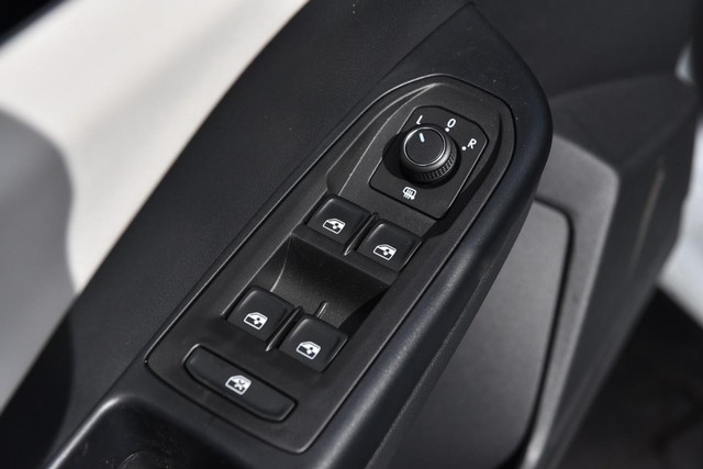 Volkswagen Taos Vehicle Image 08