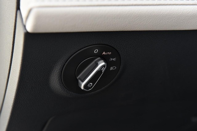 Volkswagen Taos Vehicle Image 10