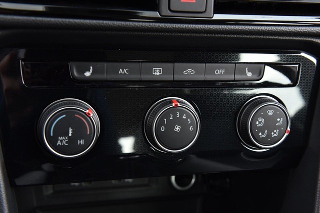 Volkswagen Taos Vehicle Image 14