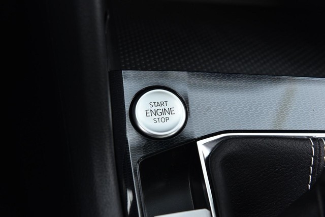 Volkswagen Taos Vehicle Image 16