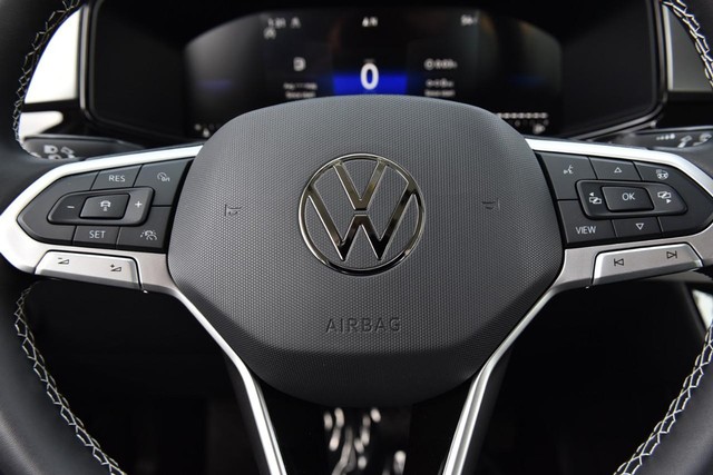 Volkswagen Taos Vehicle Image 17