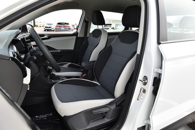 Volkswagen Taos Vehicle Image 18