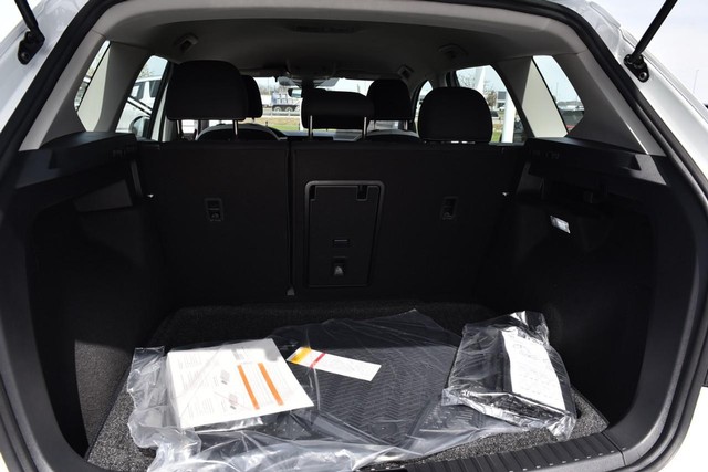 Volkswagen Taos Vehicle Image 21