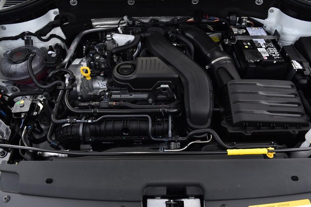 Volkswagen Taos Vehicle Image 22