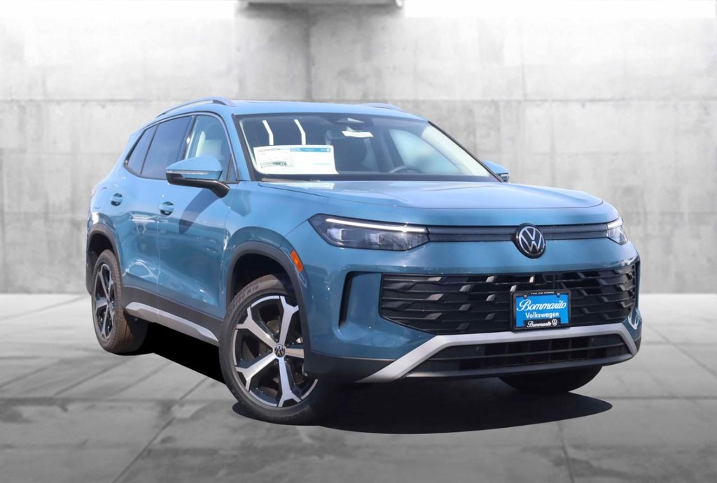 Volkswagen Tiguan Vehicle Full-screen Gallery Image 2