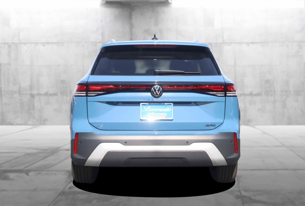 Volkswagen Tiguan Vehicle Full-screen Gallery Image 6