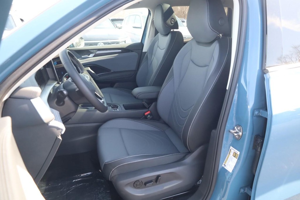 Volkswagen Tiguan Vehicle Full-screen Gallery Image 19