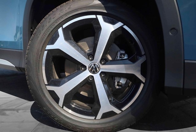 Volkswagen Tiguan Vehicle Image 03