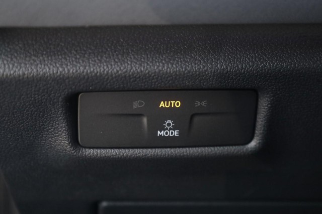 Volkswagen Tiguan Vehicle Image 13