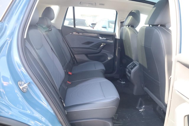 Volkswagen Tiguan Vehicle Image 21