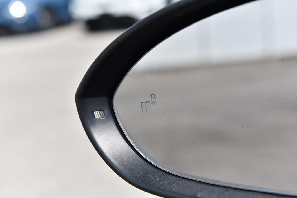 Volkswagen Jetta GLI Vehicle Full-screen Gallery Image 10