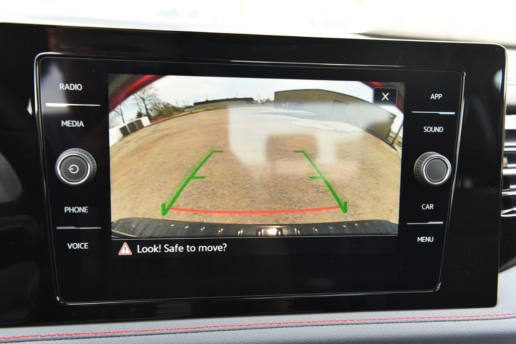 Volkswagen Jetta GLI Vehicle Full-screen Gallery Image 13