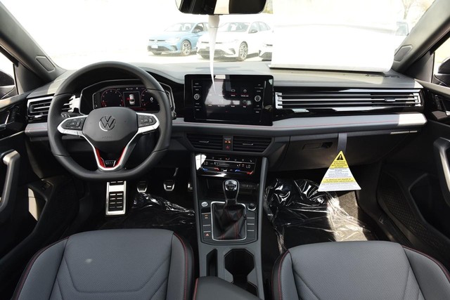 Volkswagen Jetta GLI Vehicle Image 07