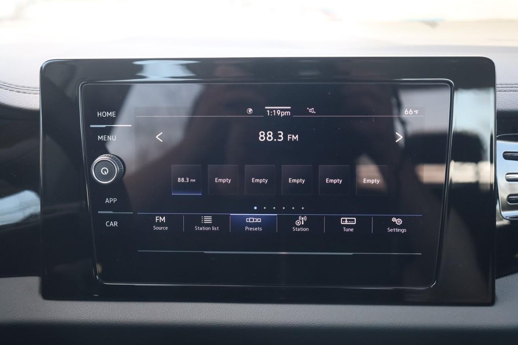 Volkswagen Jetta Vehicle Full-screen Gallery Image 15