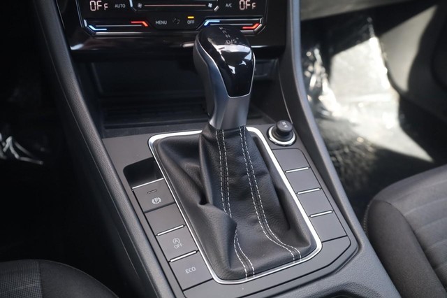 Volkswagen Jetta Vehicle Image 19