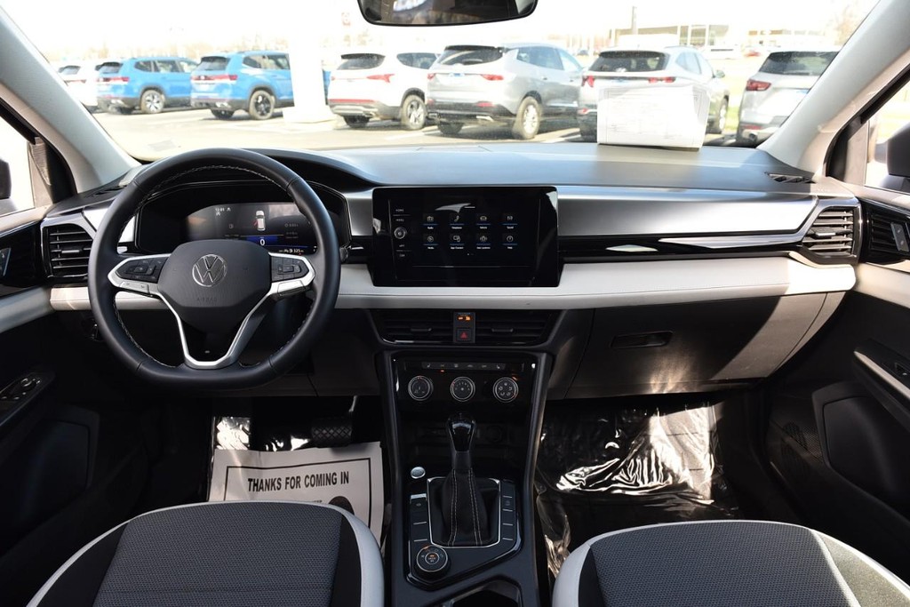 Volkswagen Taos Vehicle Full-screen Gallery Image 7