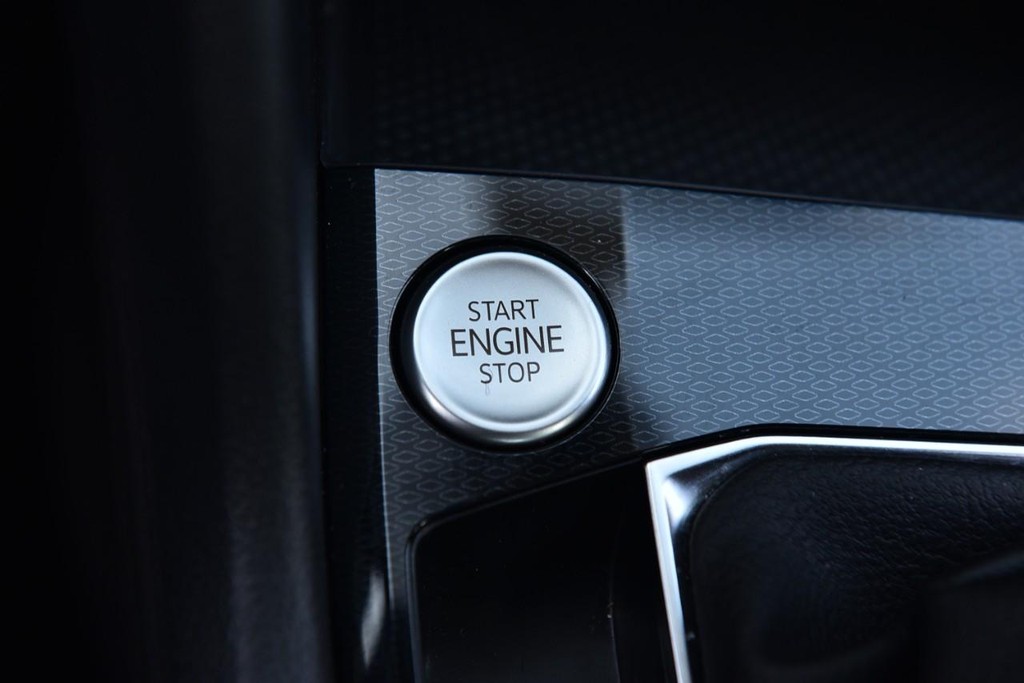 Volkswagen Taos Vehicle Full-screen Gallery Image 16