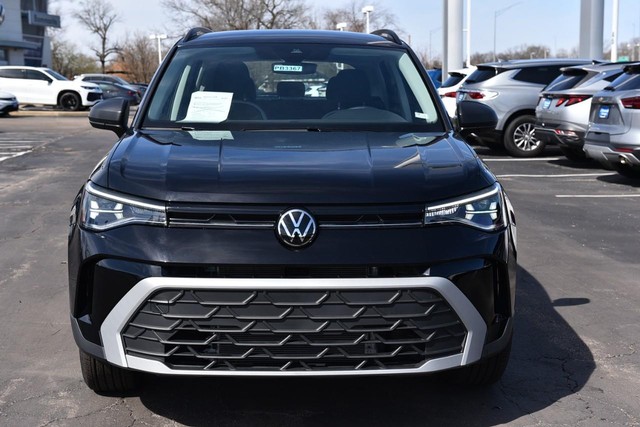 Volkswagen Taos Vehicle Image 04