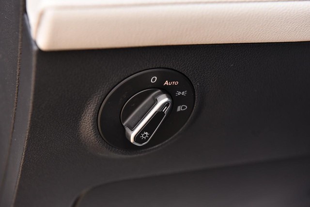 Volkswagen Taos Vehicle Image 10