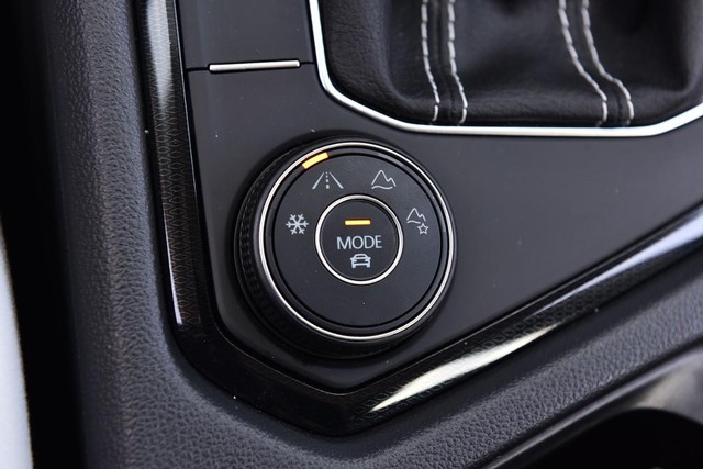 Volkswagen Taos Vehicle Image 17