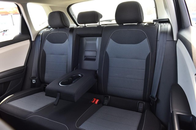 Volkswagen Taos Vehicle Image 21