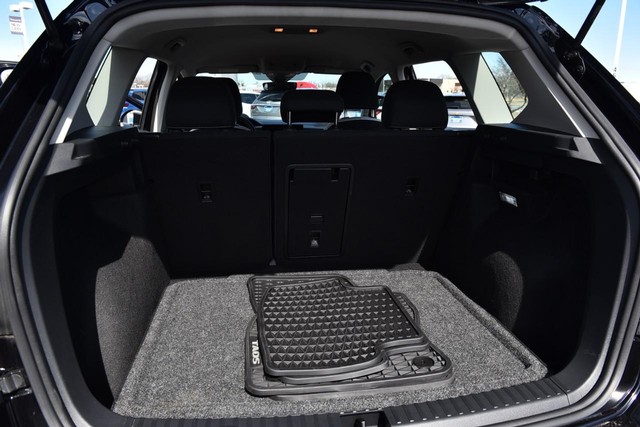 Volkswagen Taos Vehicle Image 22