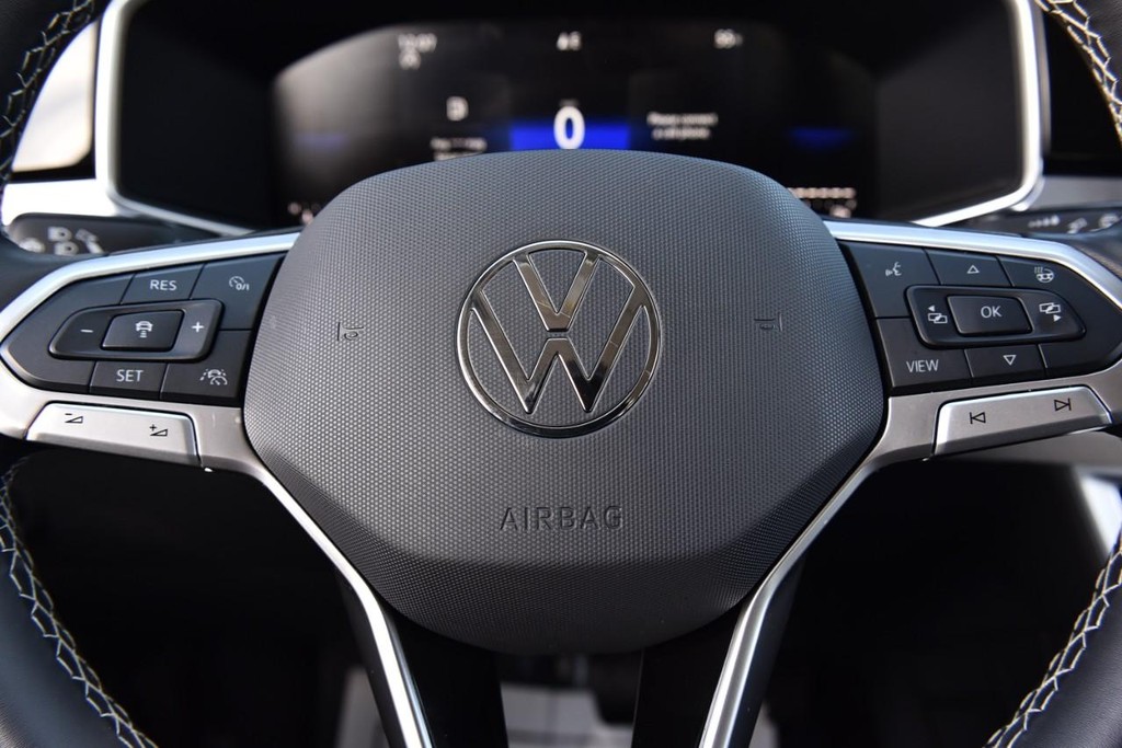 Volkswagen Taos Vehicle Full-screen Gallery Image 17