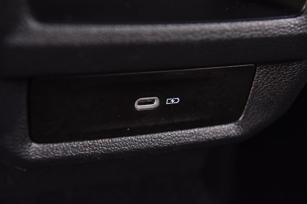 Volkswagen Taos Vehicle Full-screen Gallery Image 22