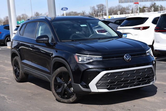 Volkswagen Taos Vehicle Image 02