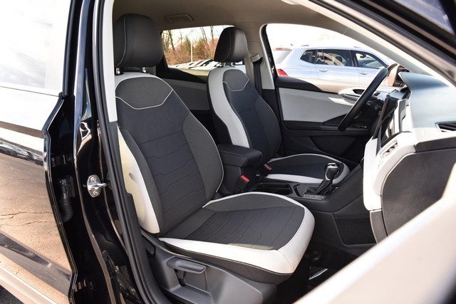 Volkswagen Taos Vehicle Image 19