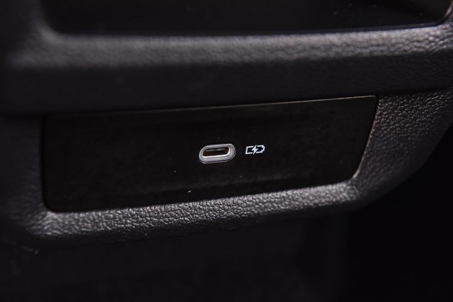 Volkswagen Taos Vehicle Image 22