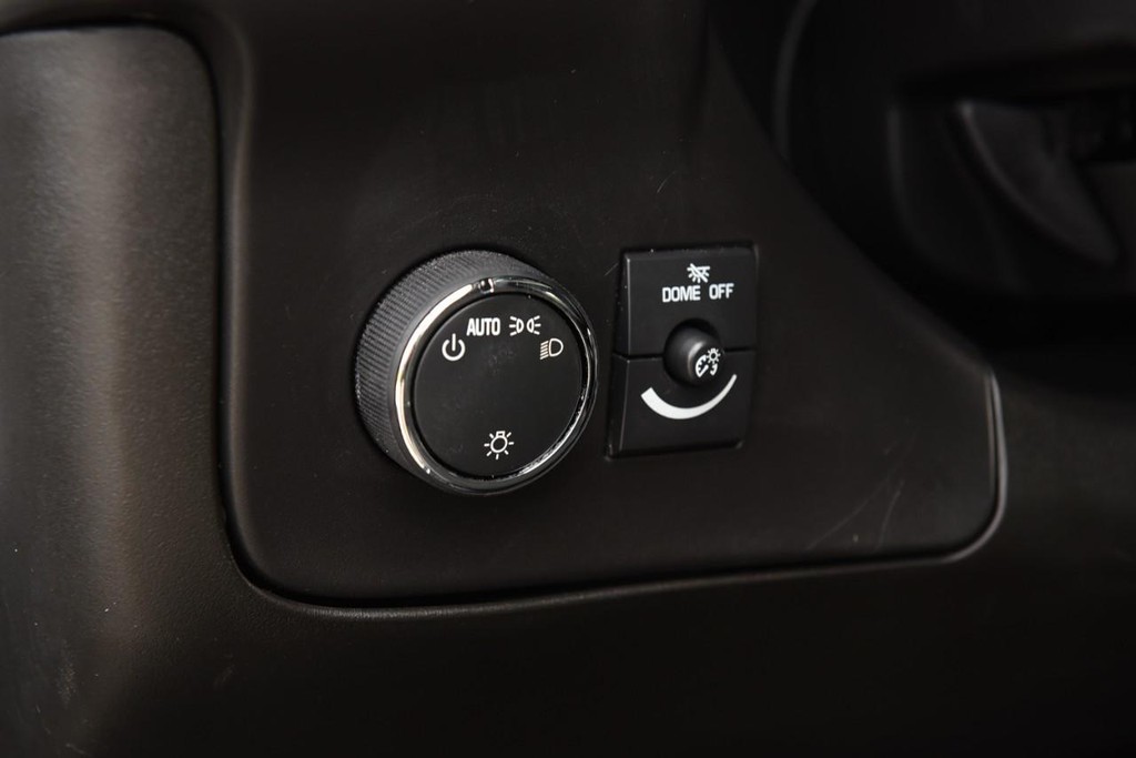 GMC Savana Cargo Van Vehicle Full-screen Gallery Image 10