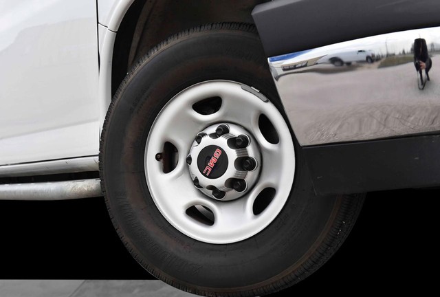 GMC Savana Cargo Van Vehicle Image 03