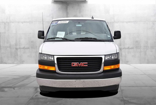 GMC Savana Cargo Van Vehicle Image 04