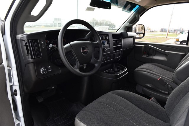 GMC Savana Cargo Van Vehicle Image 07