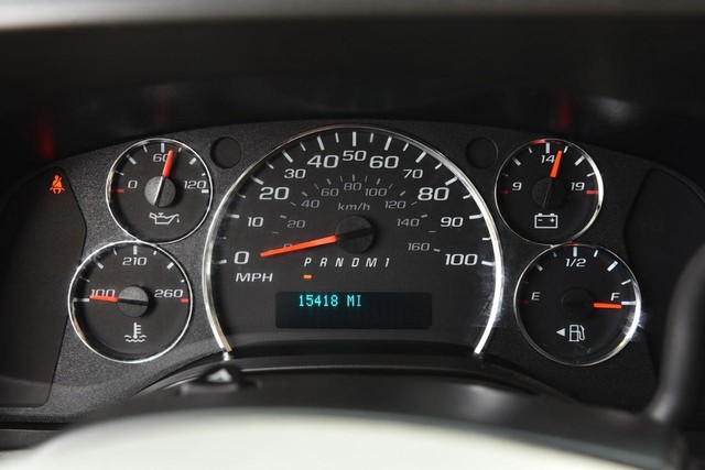 GMC Savana Cargo Van Vehicle Image 11