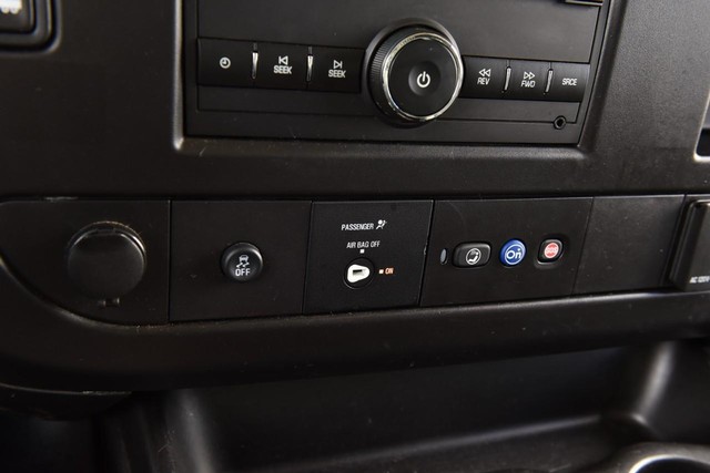 GMC Savana Cargo Van Vehicle Image 14