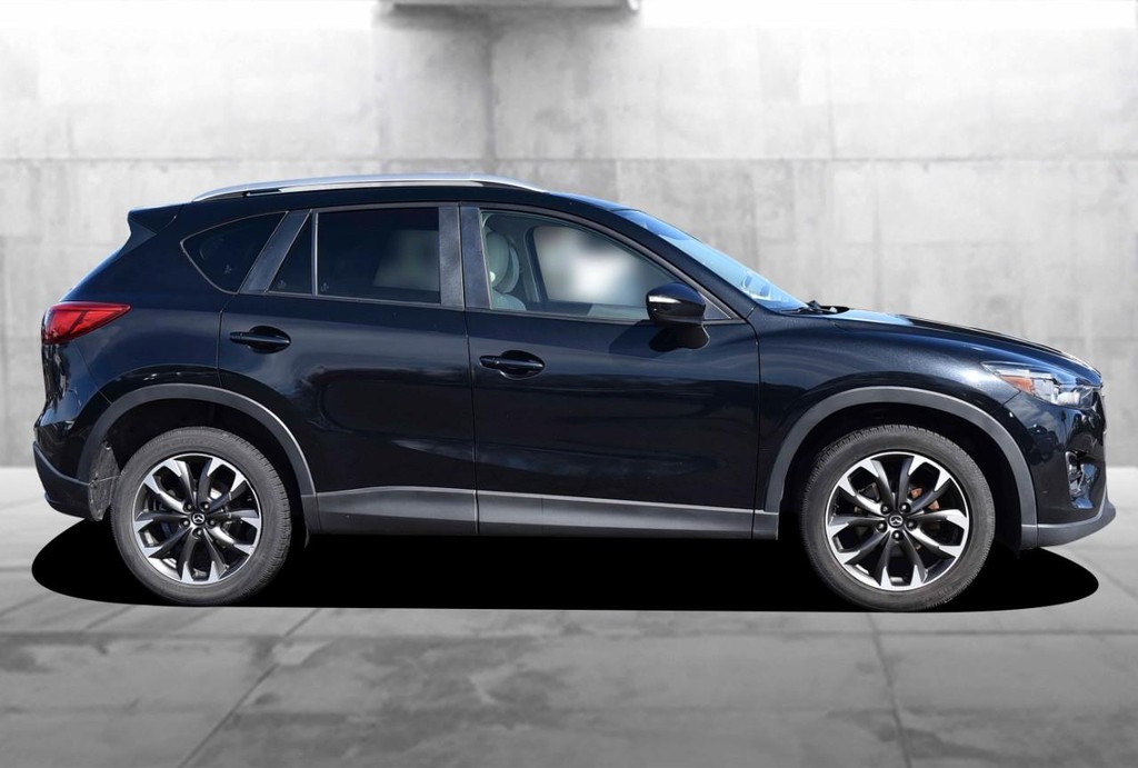 Mazda CX-5 Vehicle Full-screen Gallery Image 5