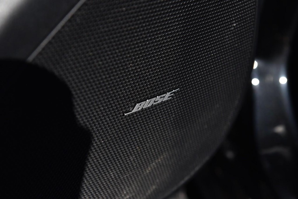 Mazda CX-5 Vehicle Full-screen Gallery Image 9