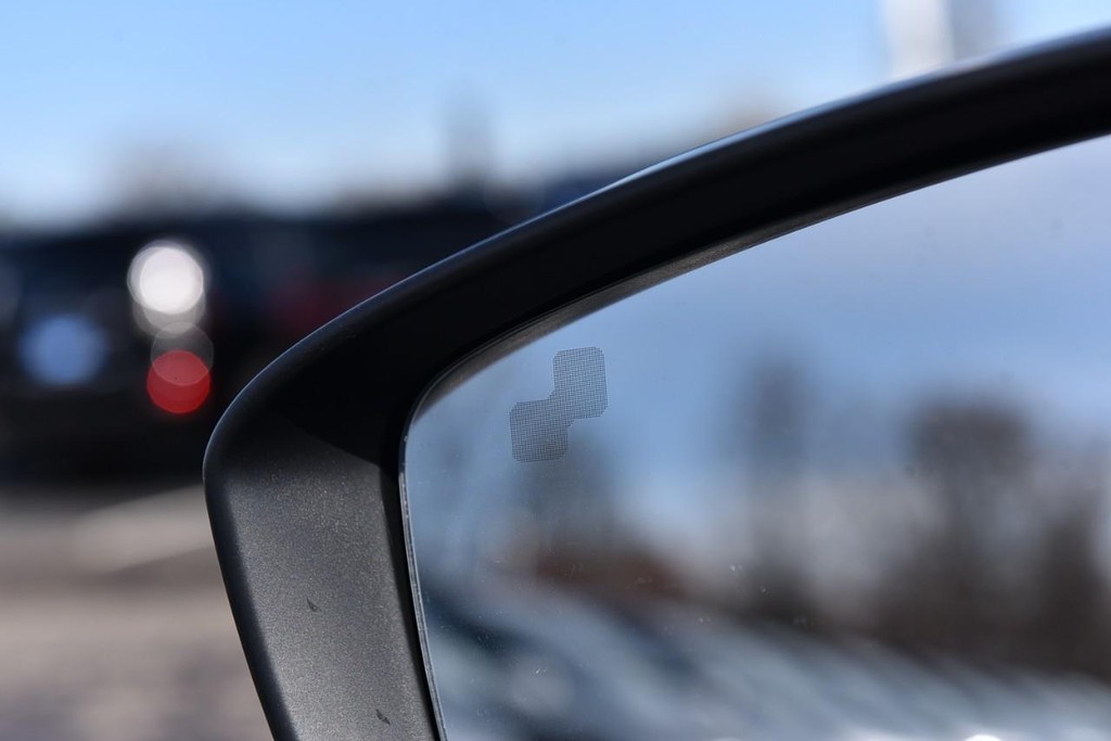 Mazda CX-5 Vehicle Full-screen Gallery Image 10