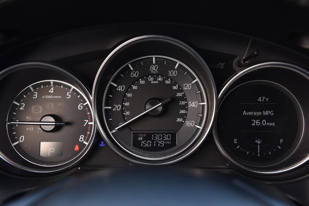 Mazda CX-5 Vehicle Full-screen Gallery Image 12