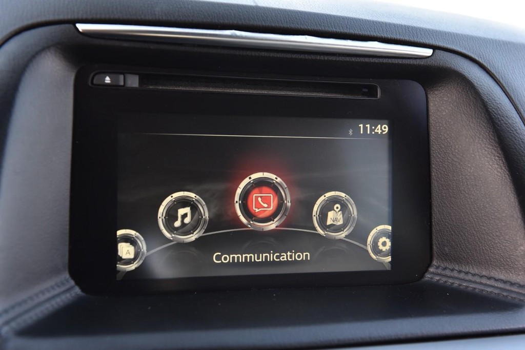 Mazda CX-5 Vehicle Full-screen Gallery Image 14