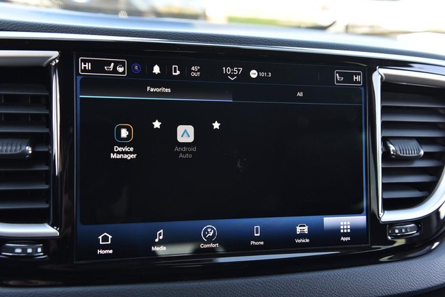 Chrysler Pacifica Vehicle Image 17