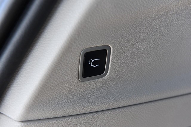 Chrysler Pacifica Vehicle Image 29