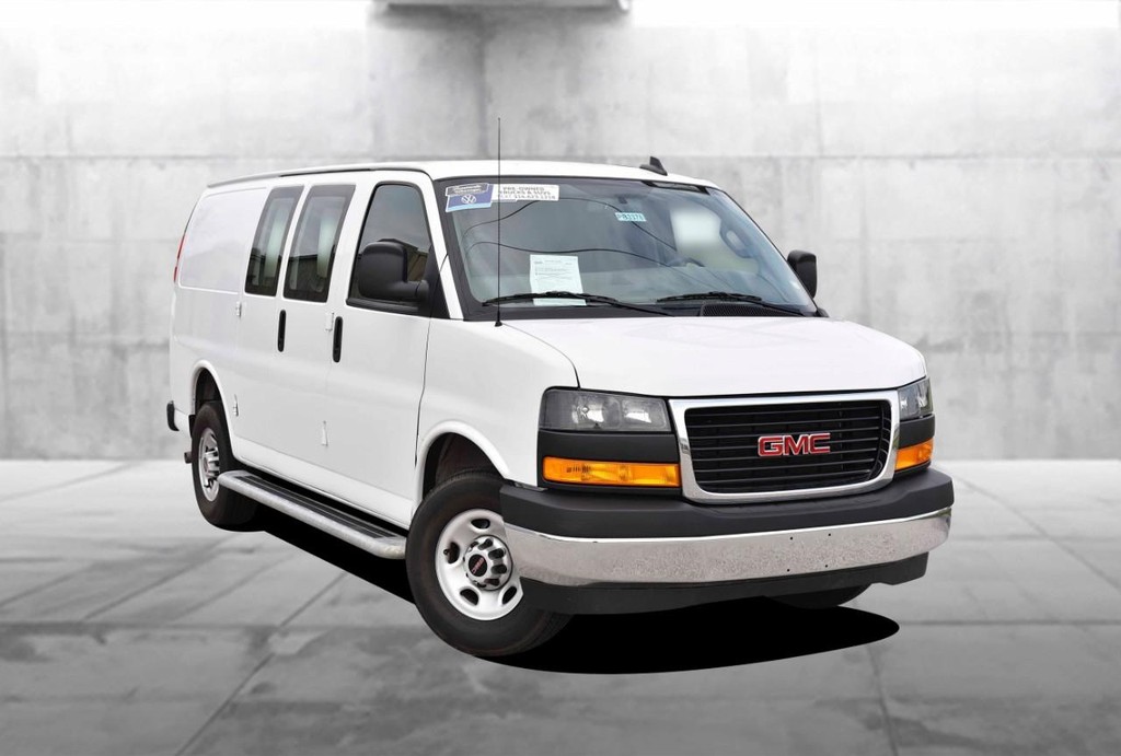 GMC Savana Cargo Van Vehicle Full-screen Gallery Image 02