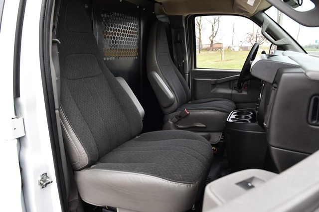 GMC Savana Cargo Van Vehicle Image 17