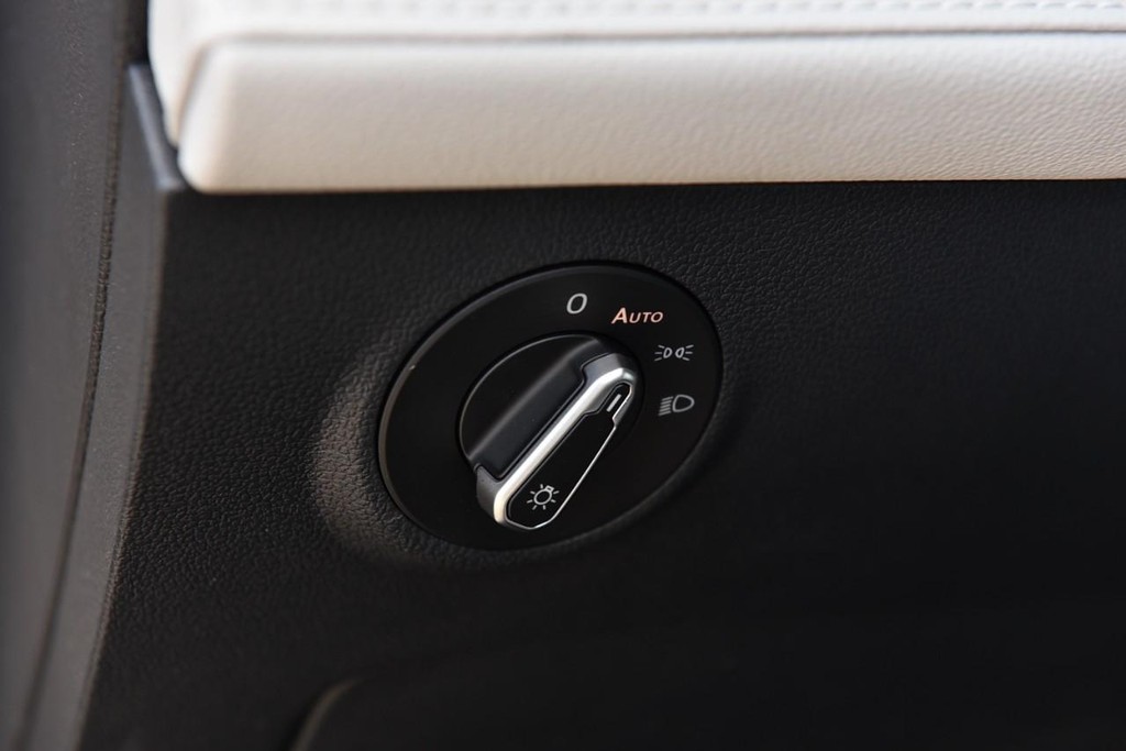 Volkswagen Taos Vehicle Full-screen Gallery Image 10