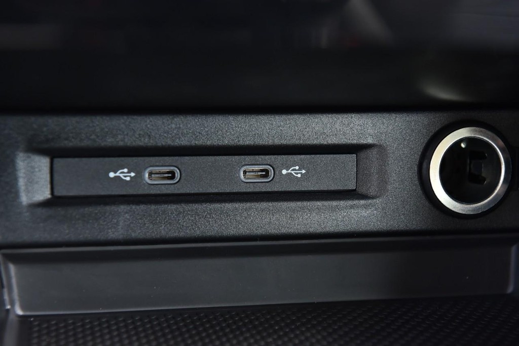 Volkswagen Taos Vehicle Full-screen Gallery Image 15